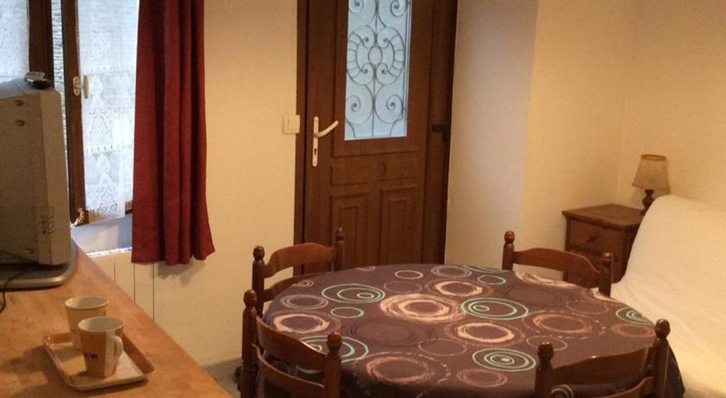 Apartamento Au Coeur De Bourg Csm Courseulles-sur-Mer Habitación foto